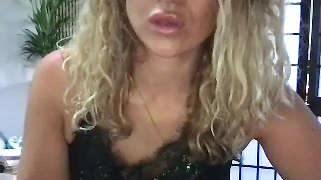 BlondSeduction online show from June 11, 10:12 am