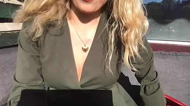 BlondSeduction online show from April 21, 3:52 pm