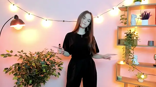 LuraPodraza online show from April 5, 6:12 am