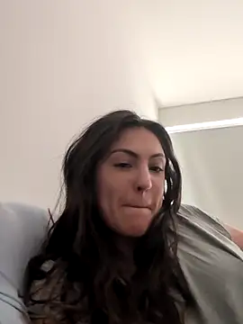 alwayswettt online show from April 11, 6:44 pm