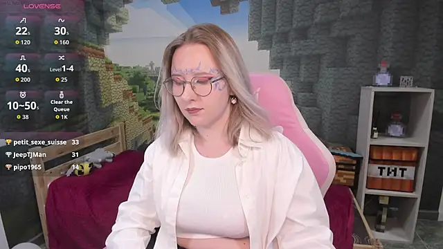 AletaWright online show from April 14, 7:47 pm