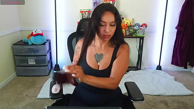 Controllercutie online show from April 13, 2:29 pm