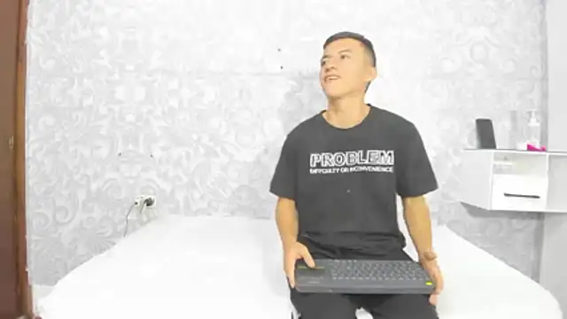 DilanAndKing online show from April 9, 1:27 pm