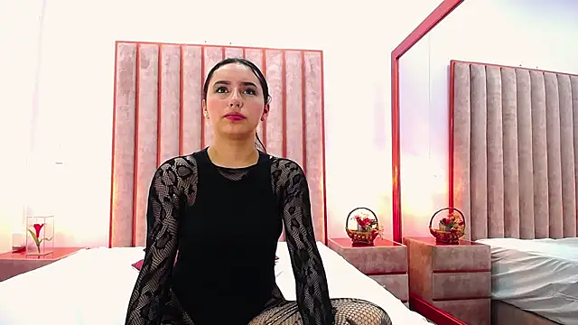 Zoe Monrow online show from April 14, 6:52 pm