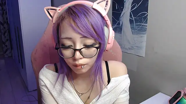 SaxonDibs online show from April 6, 2:18 pm