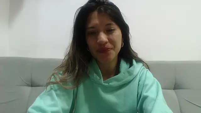 hannajonnes1 online show from April 10, 1:00 am