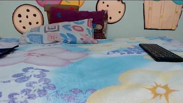 pamelaskiny20 online show from April 14, 2:00 am