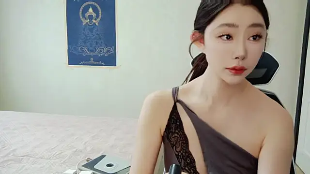 12eio online show from April 10, 3:45 am