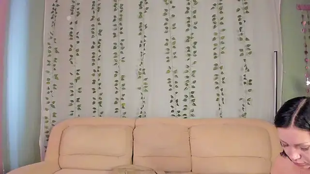 JulieLuna online show from April 14, 5:29 am