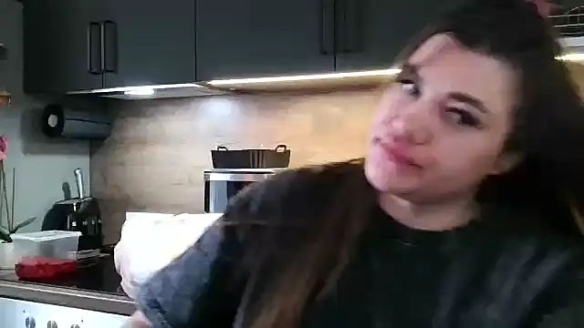 miss preggie online show from April 9, 1:27 pm