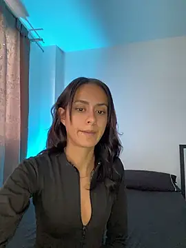 dream party 4U online show from April 12, 10:01 pm