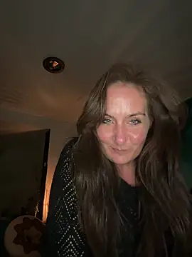 AtomicAngie online show from April 19, 9:39 pm