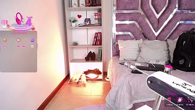 Eva  Walker online show from April 9, 8:58 pm