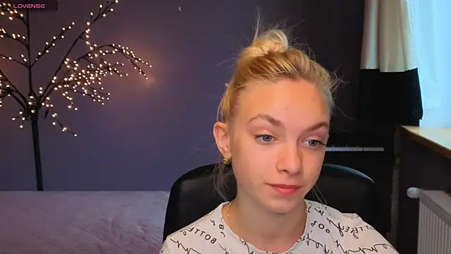 SonnySofia online show from May 27, 5:37 am