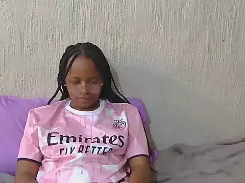 YoungFlirty18 online show from April 11, 1:15 pm