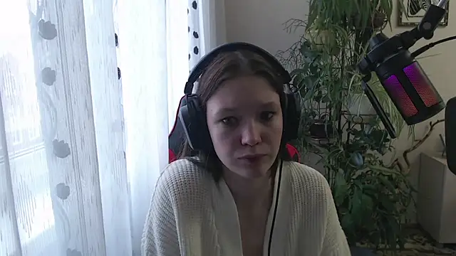 PunyKnee online show from April 14, 10:48 am