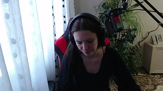 PunyKnee online show from April 10, 10:32 am