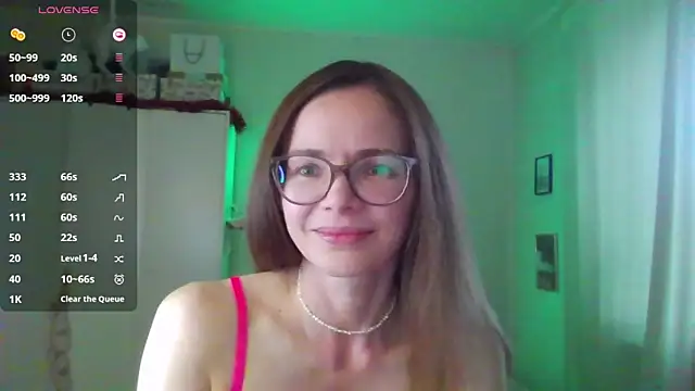 mmmay day online show from April 17, 3:03 pm