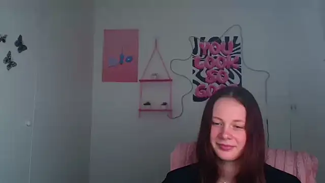 DarkSakuraa online show from April 12, 8:39 am