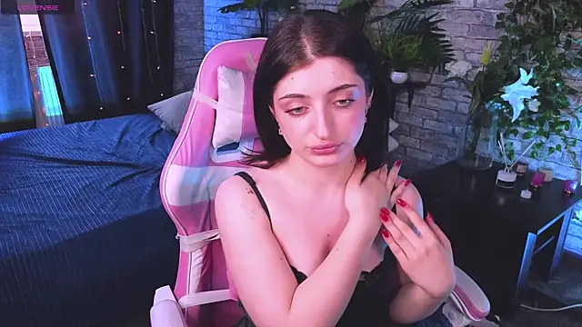 Jasmine Pete online show from April 15, 2:28 pm