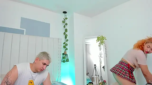 sebas and vanessa online show from April 10, 7:53 pm