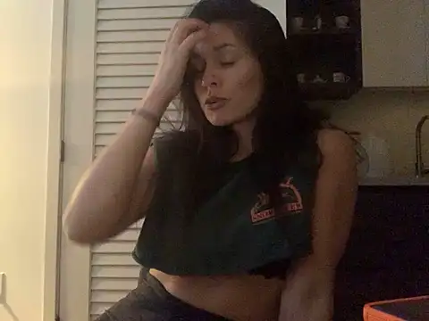 VixenBlade online show from June 3, 3:07 am