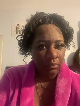 amberchill26 online show from April 19, 1:11 pm