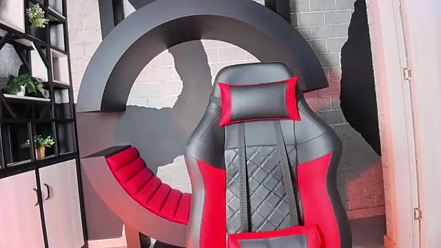 TINIFOX online show from April 10, 2:45 pm