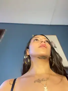 DulceLatinaxo online show from April 7, 8:11 pm