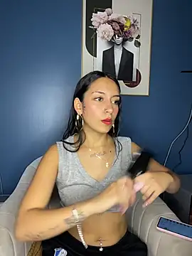 DulceLatinaxo online show from April 8, 8:22 pm