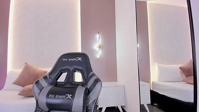 dulce glow  online show from April 13, 7:36 pm