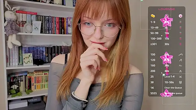 Lilyrin online show from June 5, 8:15 pm