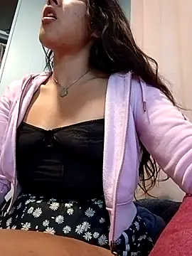 itsyafavgirll online show from April 13, 9:10 am