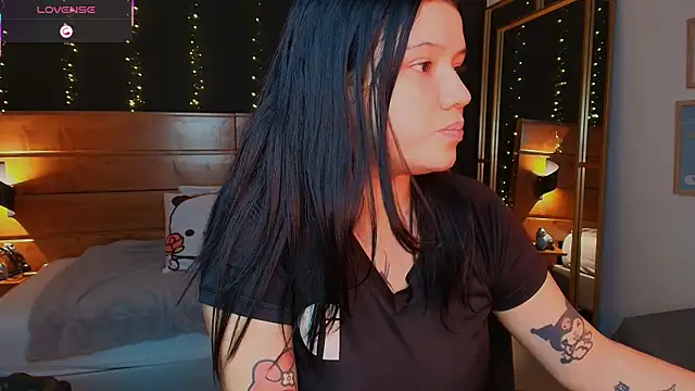 aria bloomer online show from April 13, 7:36 pm