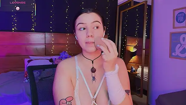 aria bloomer online show from April 14, 7:47 pm