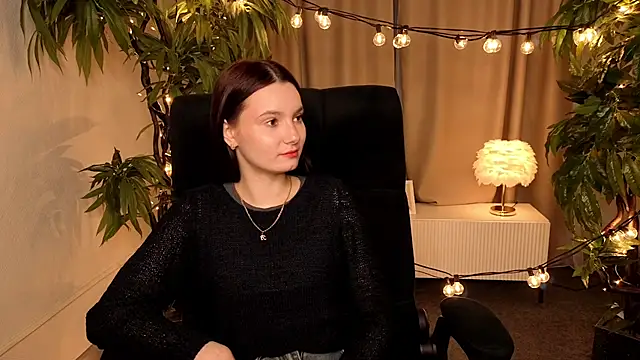 MarieFuller online show from April 9, 7:47 am