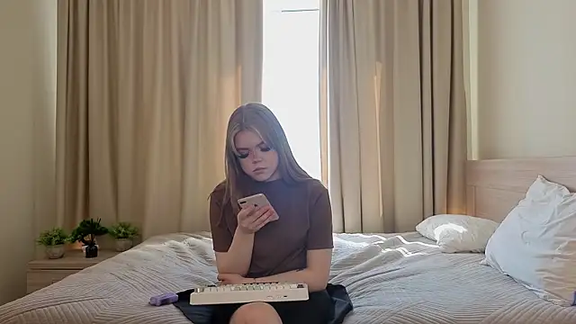 Margaret try online show from April 15, 8:15 am