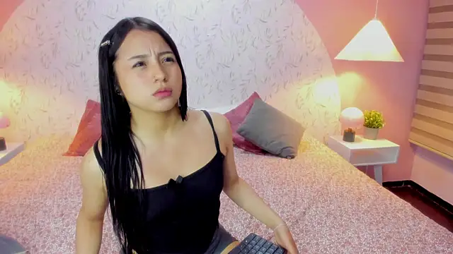 Leah Brm online show from April 13, 12:39 pm