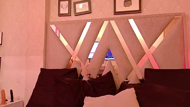 Tattoo edbosses online show from April 15, 8:20 pm