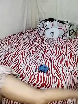 purpul-rose online show from April 14, 6:41 pm