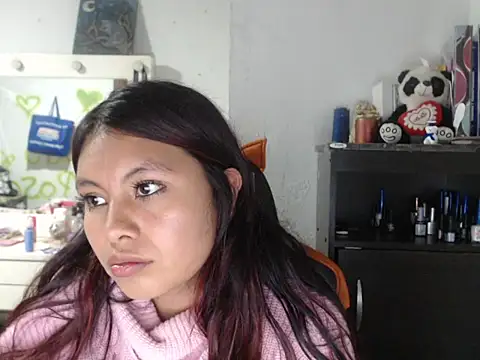 dulcemaria1918 online show from April 16, 4:24 am