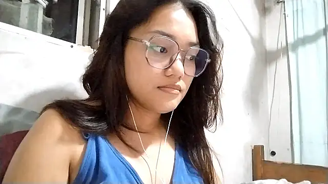 OliviaCarchi online show from May 16, 1:32 pm