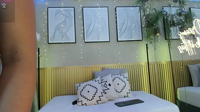 Layla Banks online show from April 13, 7:47 pm