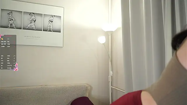 SansaSunshine online show from April 12, 4:43 pm