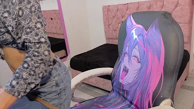 VelinaHoney online show from April 15, 1:00 pm