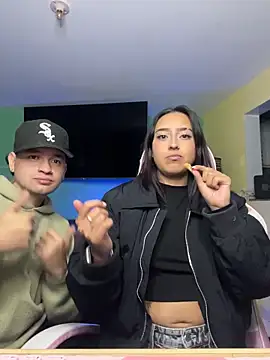 hotlatinocouple   online show from June 28, 2:40 am