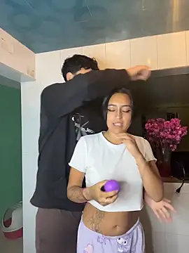 hotlatinocouple   online show from August 8, 3:36 am