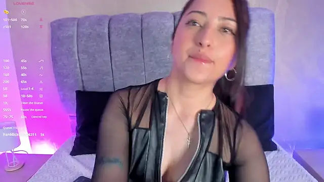 Yensy 2614 online show from July 16, 9:30 pm