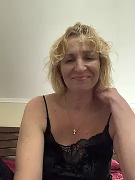 Beautiful Princess Diana online show from April 18, 8:31 pm