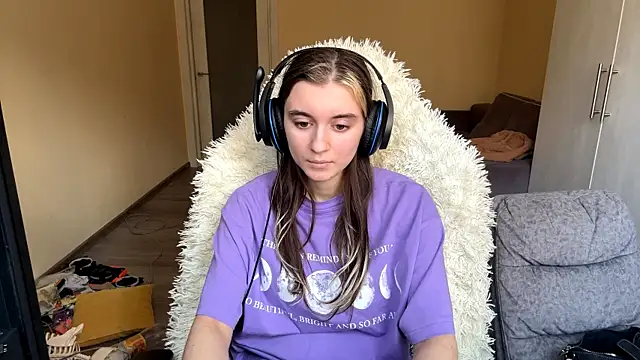 LueIvins online show from April 14, 8:36 am